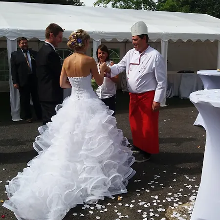 Olga Отель Jevany