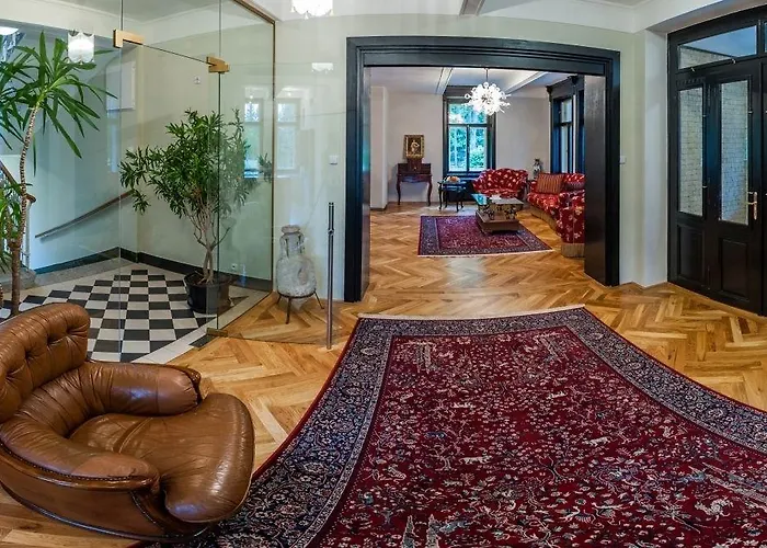 Olga فندق Jevany