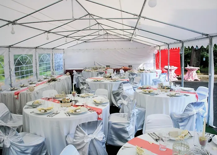 Olga فندق Jevany